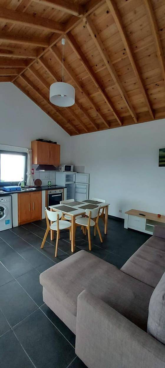 Casa rural para 5 personas, con terraza y vistas al mar, Se admiten mascotas en Azores