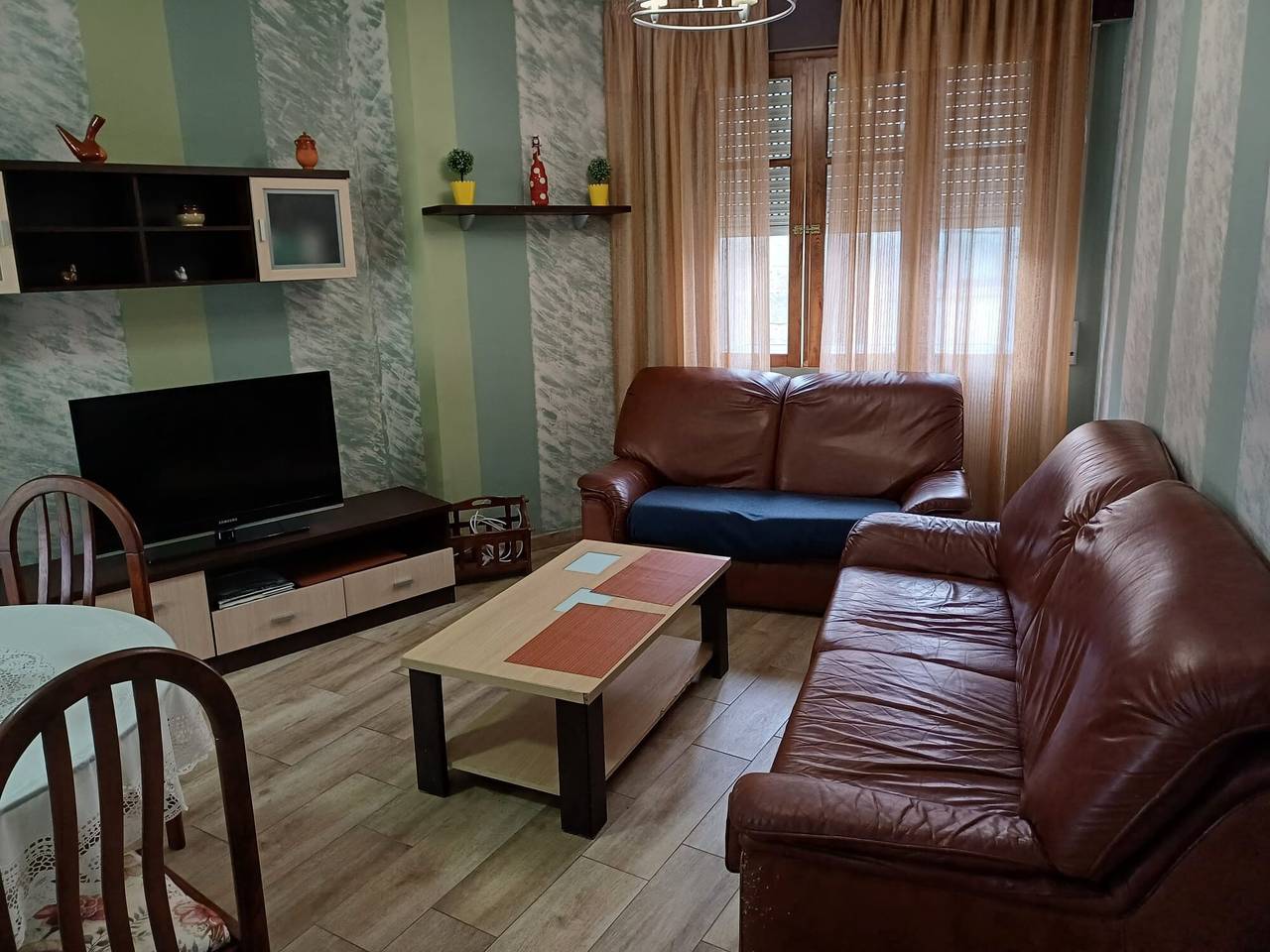 Apartamento entero, Apartamento 'Piso Fon' con vistas al mar, terraza privada y balcón in Villagarcía de Arosa, Rias Baixas