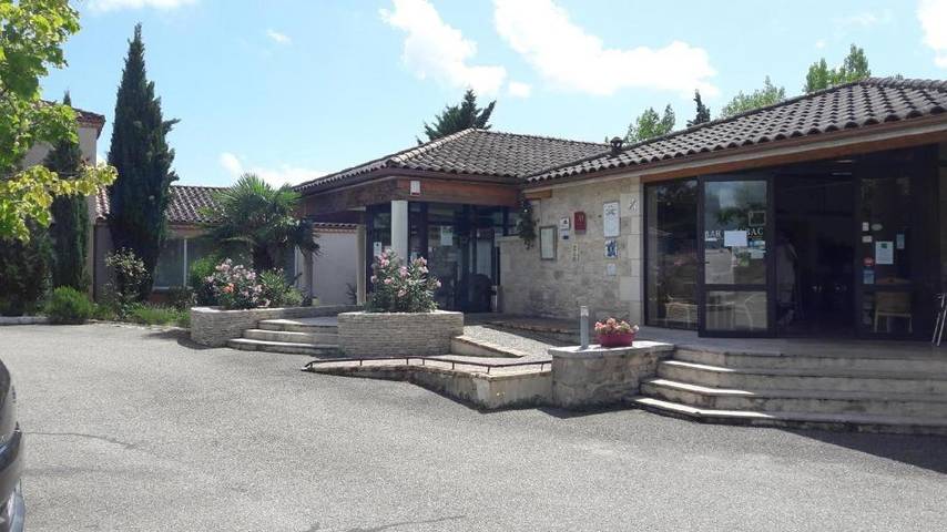 Hôtel pour 2 personnes, avec terrasse ainsi que jardin et piscine, animaux acceptés à Saint-Pierre-Lafeuille - 4