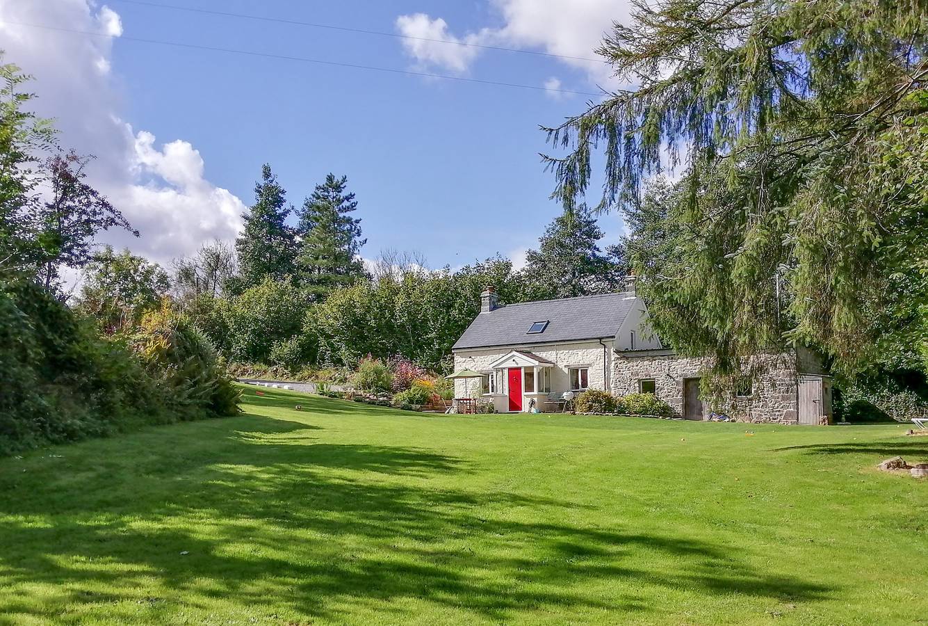 Pwll Cottage in Carmarthenshire