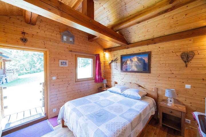 Chambre d’hôtes « Petit Chalet » avec terrasse privée, balcon et Wi-Fi in Le Revard, Montcel