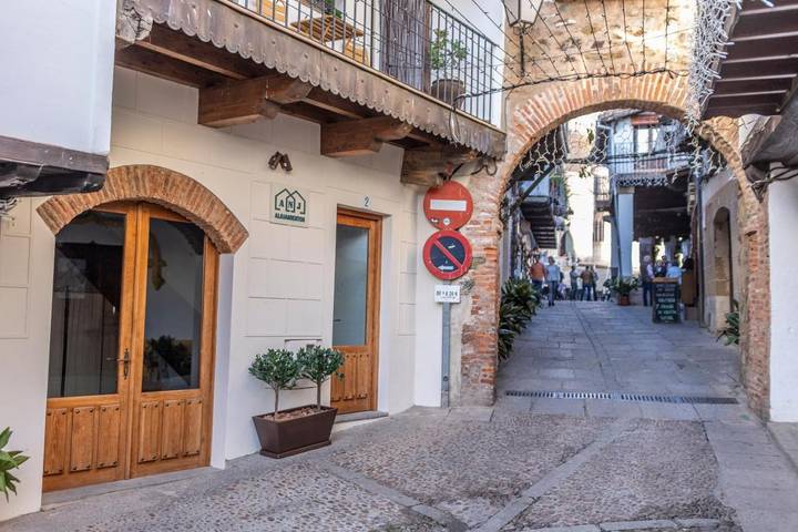 Casa de huéspuedes para 2 personas, con Balcón y Terraza además de Jacuzzi y Vistas en Guadalupe (España)