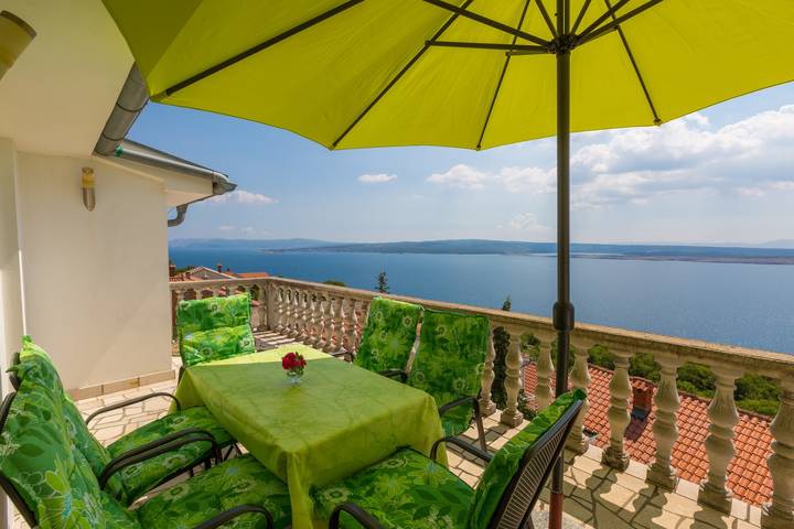 Ferienwohnung für 4 Personen, mit Balkon/Terrasse und Pool
