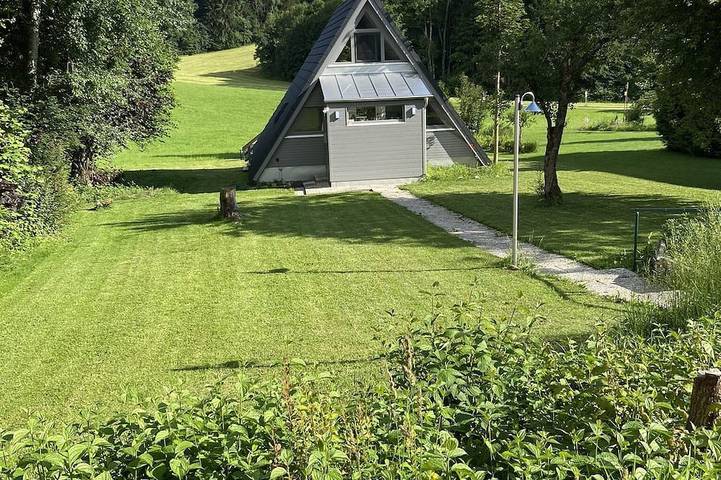 Ferienhaus für 2 Personen, mit Balkon und Garten in Siegsdorf