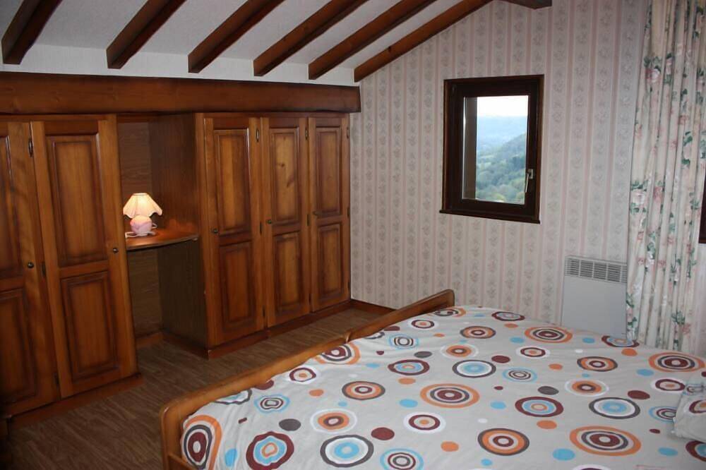 Hut in de bergen met een prachtig uitzicht op de Vogezen in Fresse-sur-Moselle, Épinal en omgeving