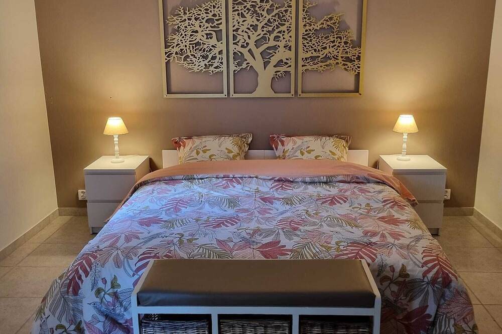 ''La Jolie Maison de Banne'' 4 ⭐, 3 chambres, piscine privée chauffée, 🛜, calme in Banne, Parc national des Cévennes