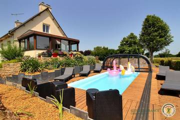 Gîte pour 8 personnes, avec jardin ainsi que piscine et terrasse à Pléhédel