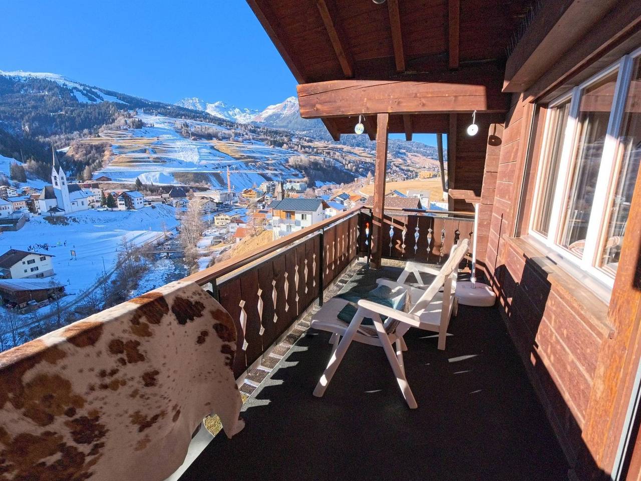 Ganze Ferienwohnung, Chalet Rezia - 2.5 Zimmerwohnung - 3  Betten in Surses, Albula