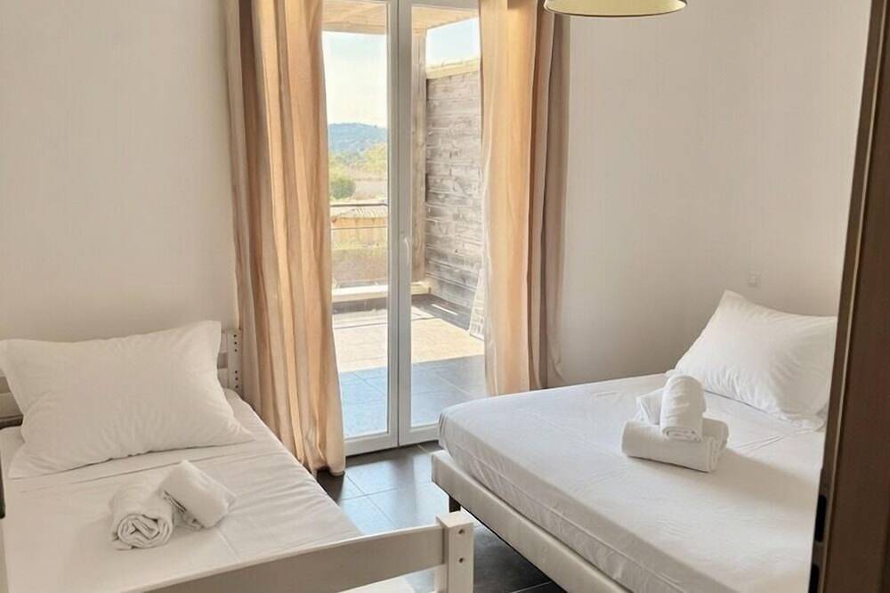 Apartamento entero, Duplex con terrazas, a 500m de la playa, vista al mar en residencia con piscina in Pinarellu, Zonza