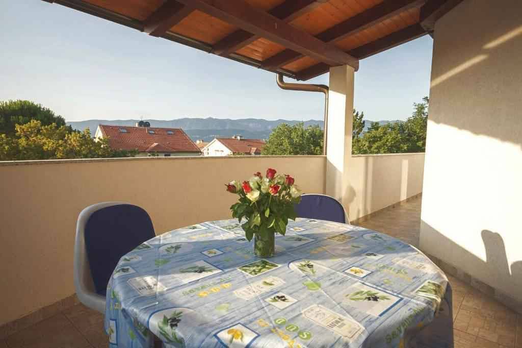 Ganze Ferienwohnung, Ferienwohnung mit Klimaanlage und Grill in Strandnähe  in Klimno, Krk