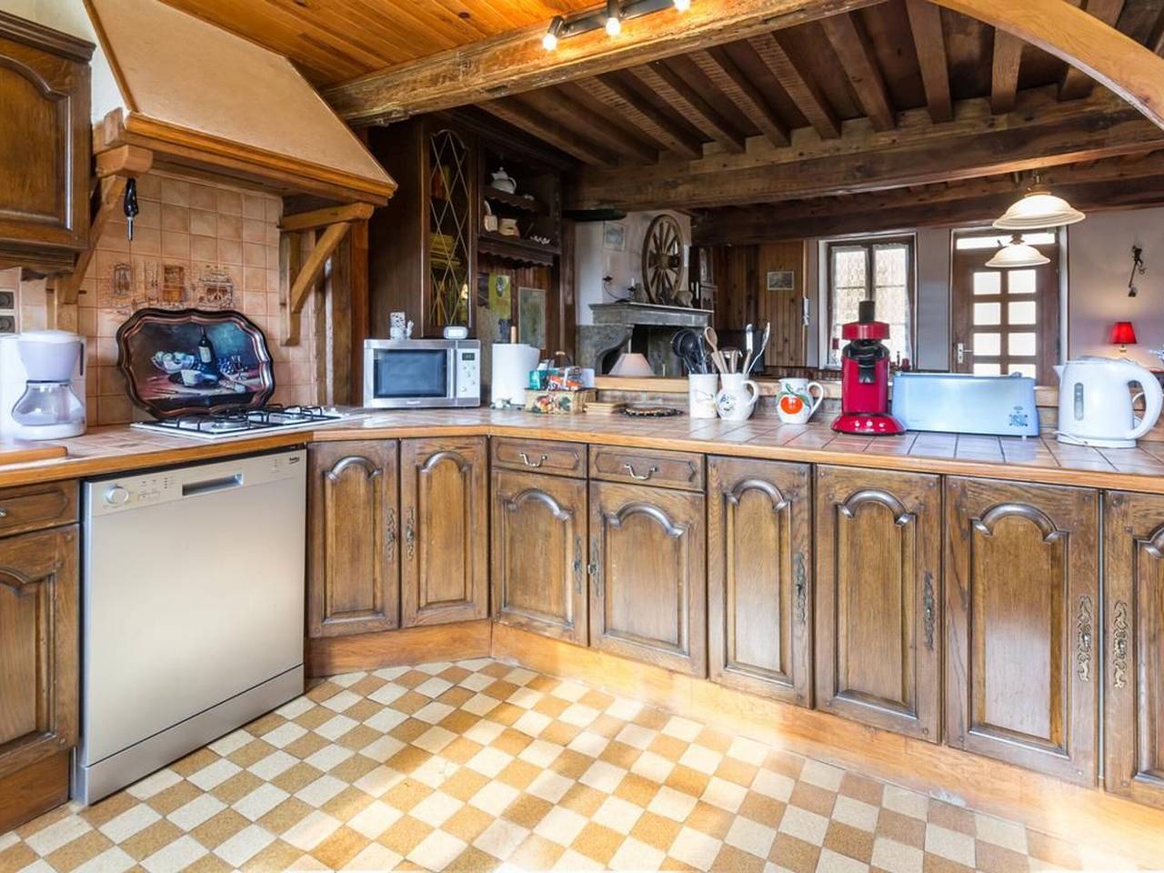 Casa espaciosa con chimenea en el corazón del Parque Morvan in Quarré-les-Tombes, Parque natural de Morvan