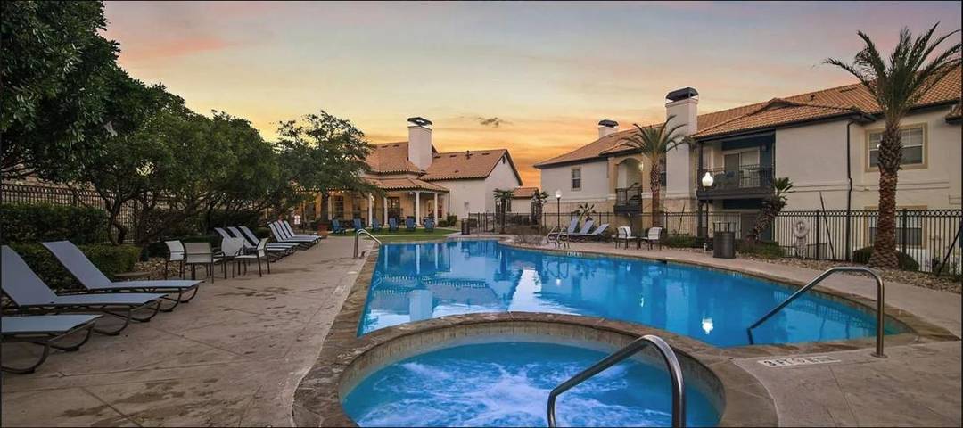 Apartamento para 2 personas, con piscina, Se admiten mascotas en San Antonio