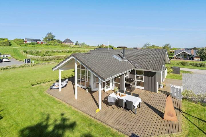 Ferienhaus für 8 Personen, mit Whirlpool und Garten sowie Sauna