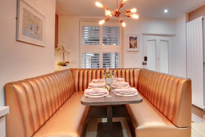 Glamping for 6 people, with garden and terrace in Brighton