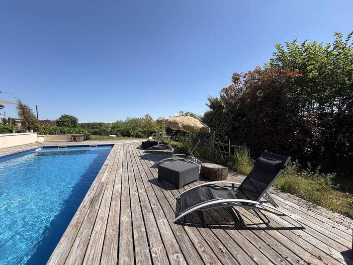 Gîte pour 4 personnes, avec piscine et jacuzzi ainsi que jardin et terrasse dans Bagnot - 3