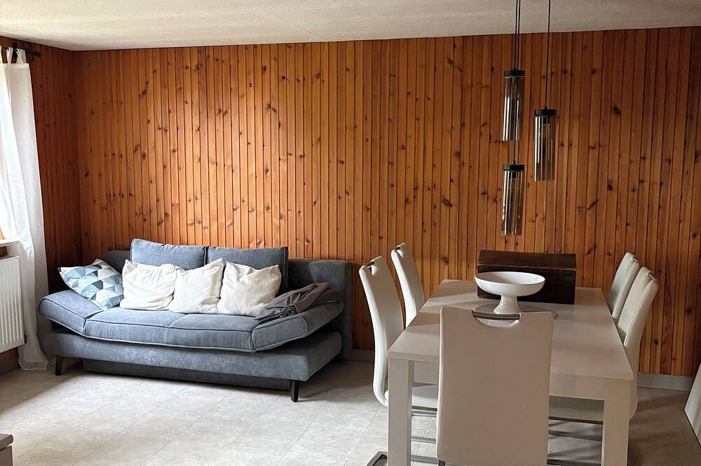 Apartamento inteiro, Spacious, fully equipped vacation apartment for up to 4 people near the border in Rheinfelden, Floresta Negra do Sul