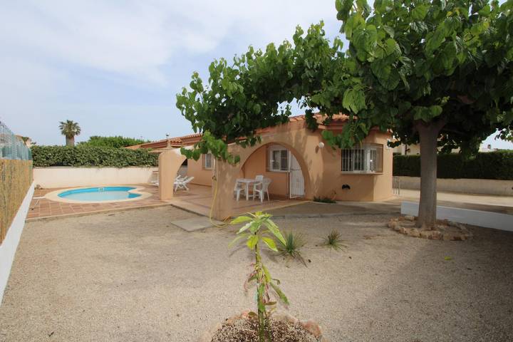 Chalet para 6 personas, con vistas además de jardín y terraza, Se admiten mascotas en Delta del Ebro - 3