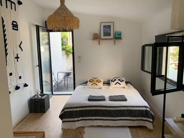 Gîte pour 2 personnes, avec jardin ainsi que terrasse et vue à Baillargues