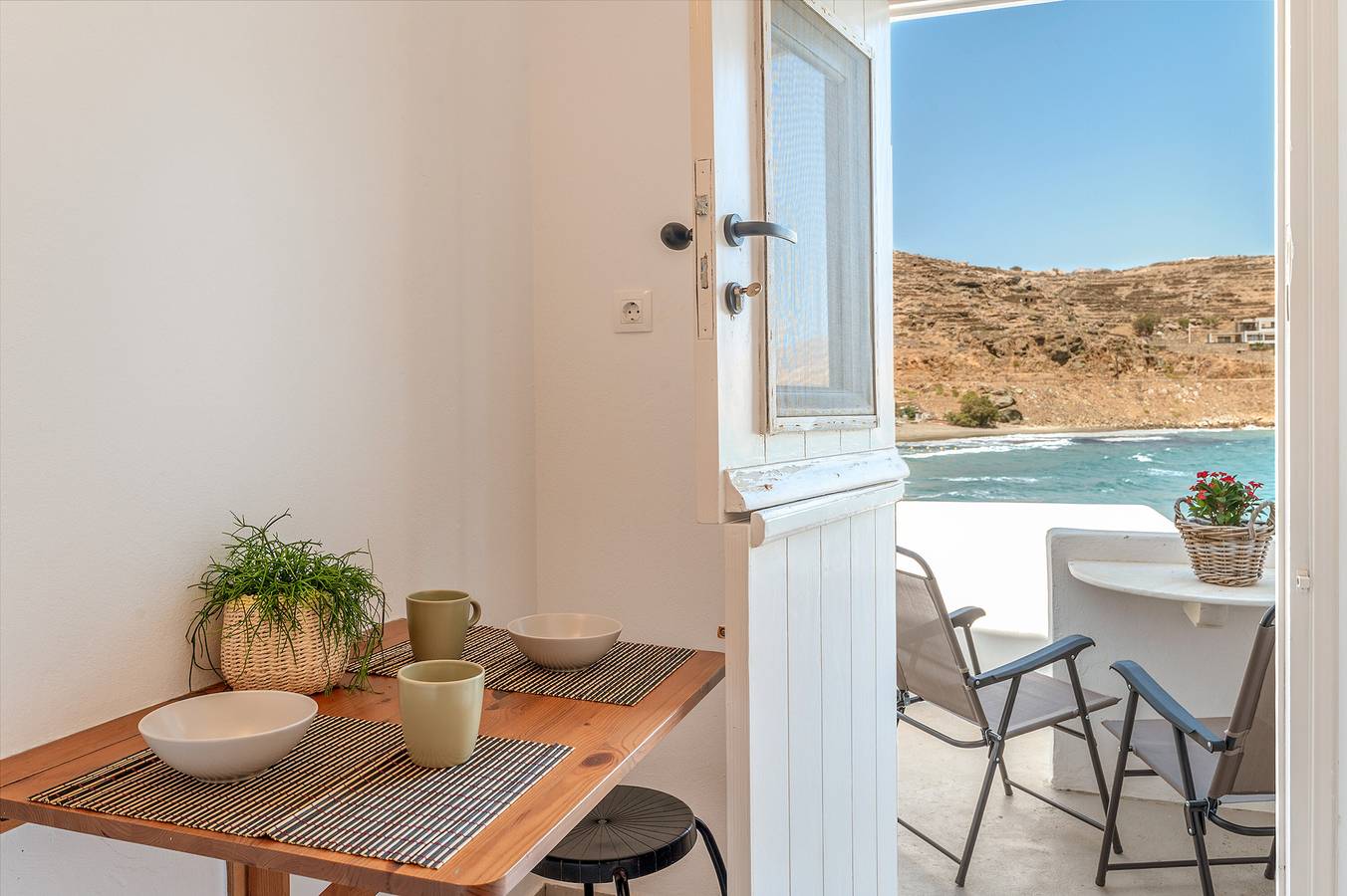 Landhuis 'Tinos By The Sea' met zeezicht, privéterras en airconditioning in Rocharis, Tinos