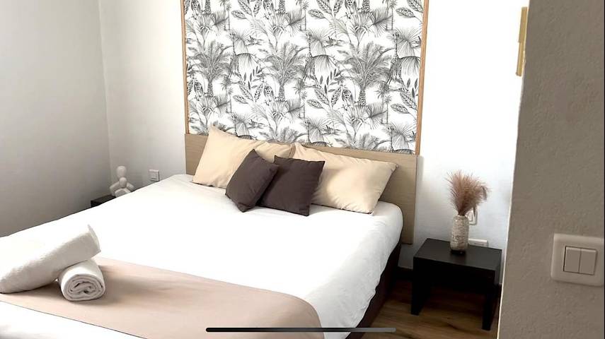 Hôtel pour 4 personnes, avec piscine et jardin à Gallargues-le-Montueux - 2