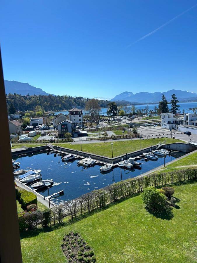 Gîte pour 2 personnes, avec vue sur le lac ainsi que balcon et vue dans Esplanade du Lac ( Aix-les-Bains) - 2
