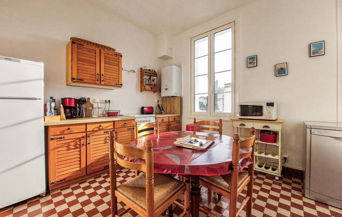 Ganze Ferienwohnung, Rückzugsort am Strand mit WiFi und Parkplatz, 400 m von La Grande Conche entfernt in Royan, Côte de Beauté