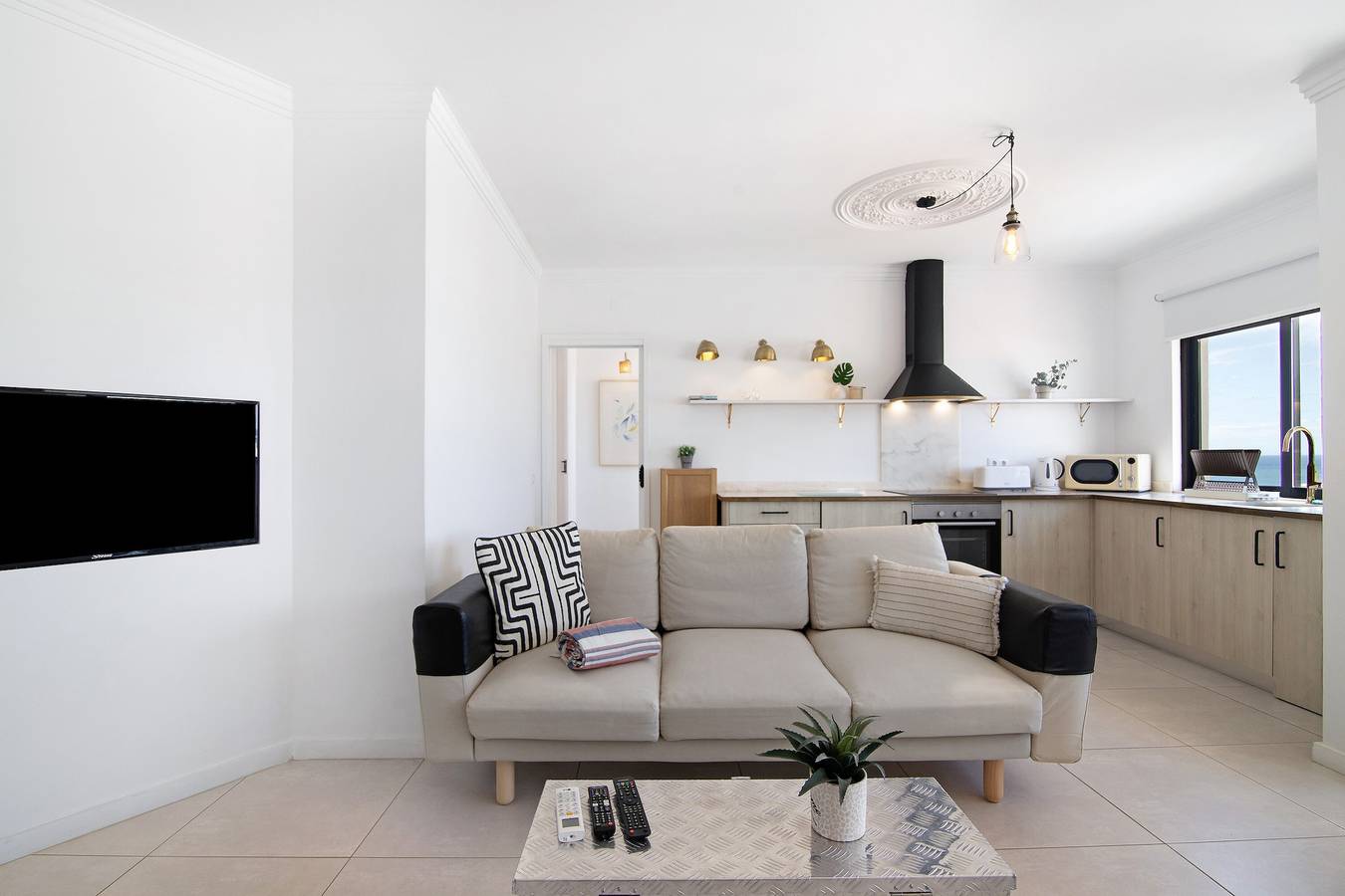 Apartamento inteiro, Apartamento de férias 'Lindo T2 Com Vista Mar' com Wi-Fi e ar condicionado in Cavacos, Quarteira