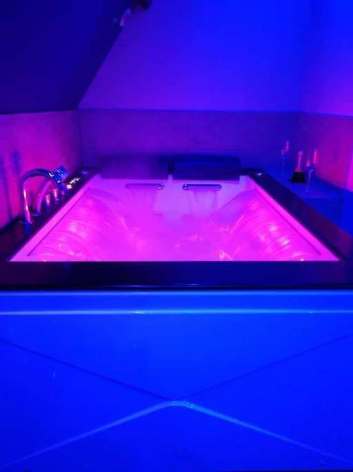 Apartamento de vacaciones para 2 personas, con jacuzzi y jardín - 1