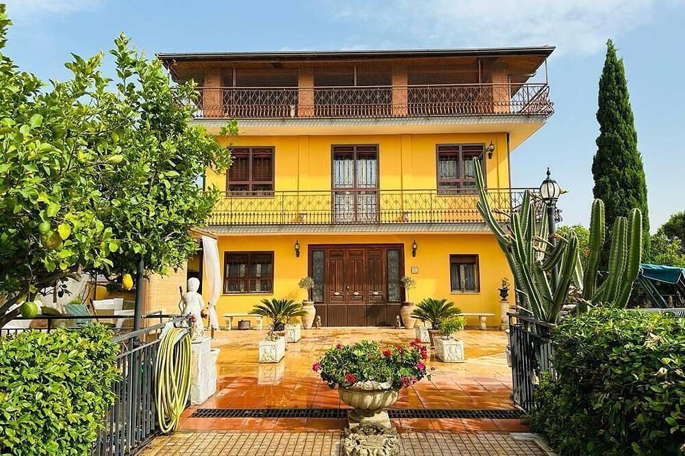 Casa vacanza a Val di Noto a partire da 475€ a notte