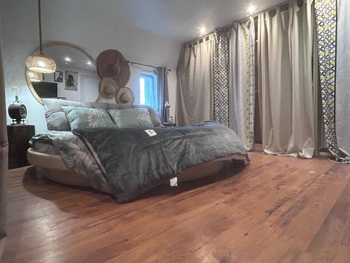 Location de vacances pour 6 personnes, avec vue et terrasse à Beaulieu-sur-Loire