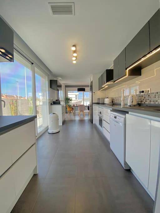 Casa rural para 6 personas, con jacuzzi además de piscina y jardín, Familias con niños en Santa Pola - 2