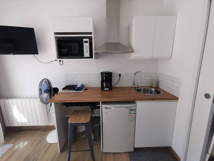 Gîte pour 2 personnes, avec vue et terrasse ainsi que piscine et jardin à Gallargues-le-Montueux - 4