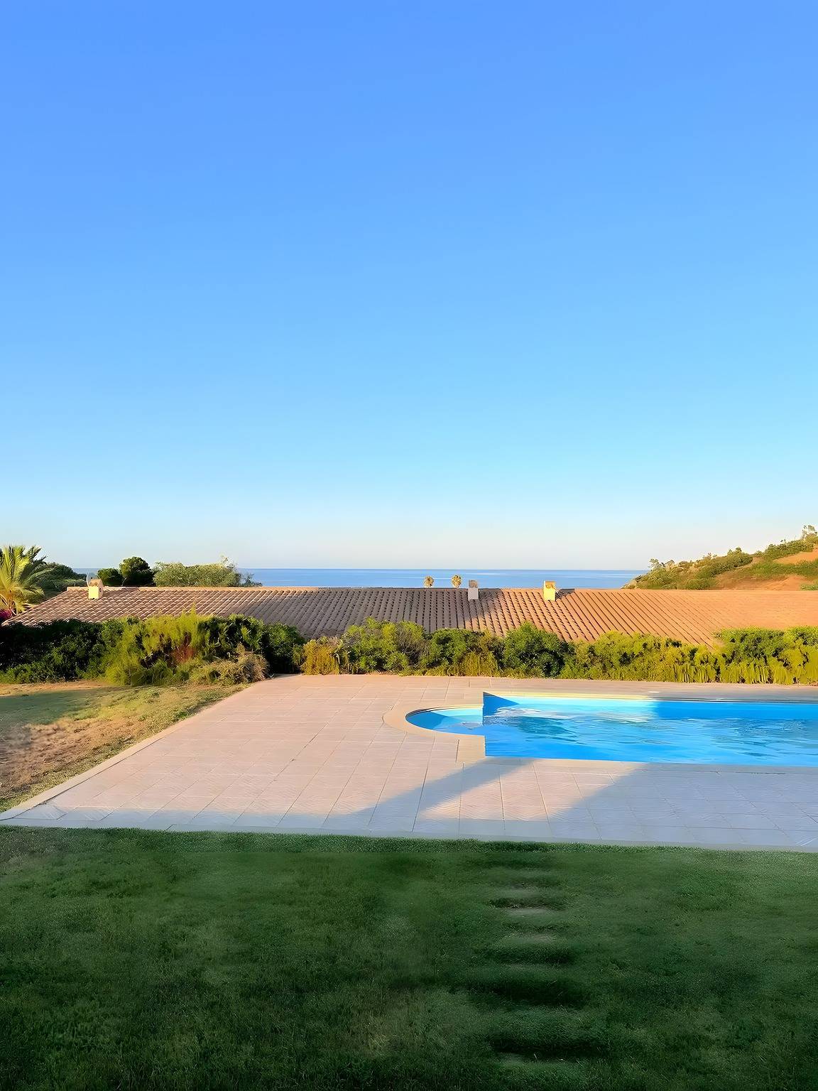 Villa avec piscine à 200 m de la mer, Wi-Fi, climatisation et réduction ferry exclusive in Abba Urci, Tertenia