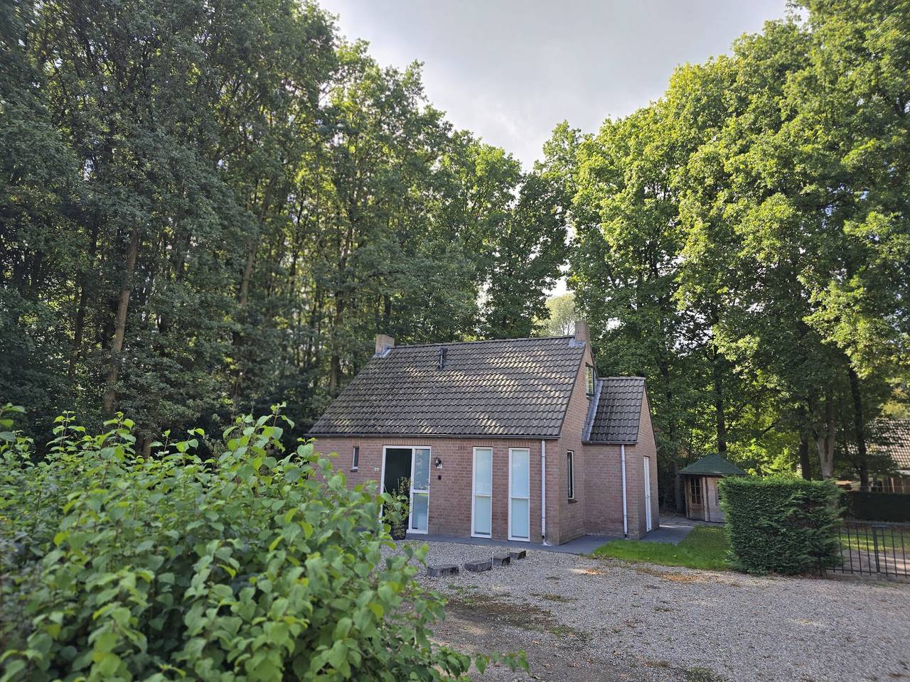 Vakantiepark 't Broeckhuys — 6 - Persoons Forest 117 Sauna Bungalow  in Betuwe