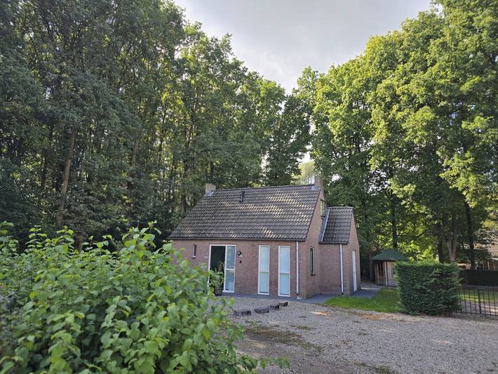 Vakantiepark voor 6 personen, with Balkon/Terras and Terras as well as Tuin and Sauna de Betuwe