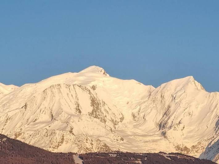 Gîte pour 2 personnes, avec Balcon ainsi que Terrasse et Vue dans Les Paccots
