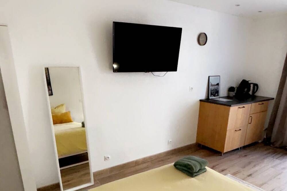 Sala privata provenzale in Arles, Arles e dintorni