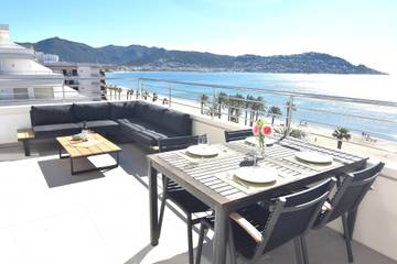 Apartment for 6 People in Roses, Costa Brava, Photo 2