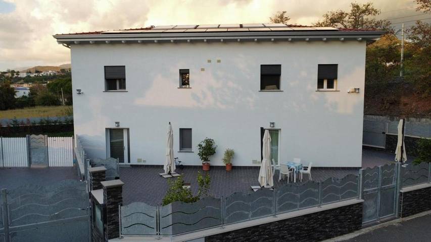 Casa vacanza per 4 persone, con giardino, adatto a famiglie con bambini in Sangineto