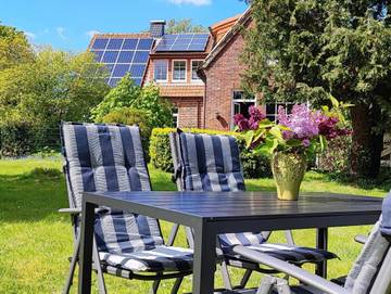 Ferienwohnung für 5 Personen, mit Garten und Balkon, kinderfreundlich in Hooksiel