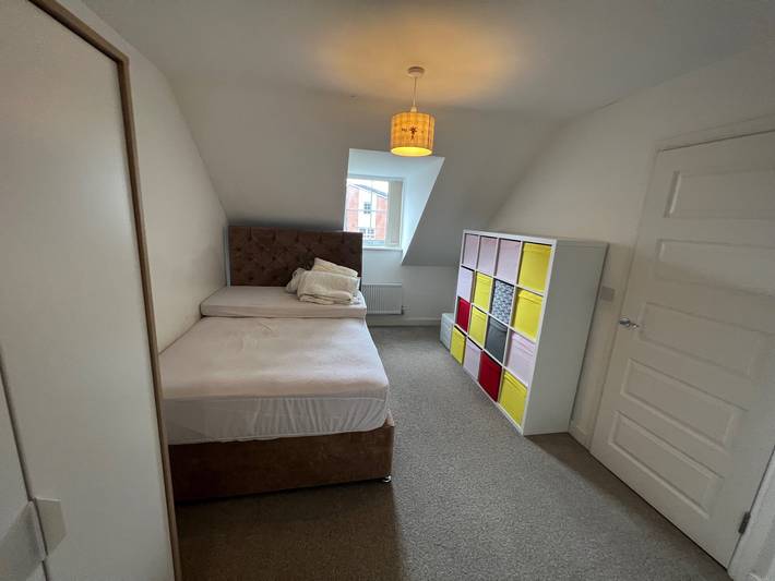 House - Sleeps 10 - Parking - 2 spaces and Garden in Coventry, Birmingham y alrededores