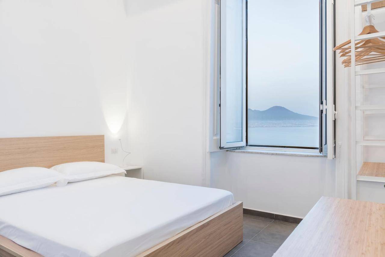 Lux in Napoli, Napoli e dintorni