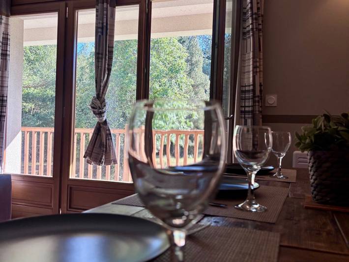 Appartement entier, Appartement spacieux avec terrasse - 6 pers. in Formiguères, Parc naturel régional des Pyrénées catalanes