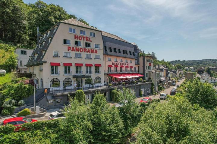 Hôtel pour 2 personnes, avec Terrasse et Jacuzzi ainsi que Piscine et Sauna