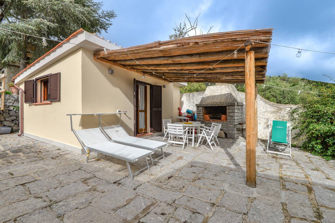 Casa vacanze 'La Casa Del Colle' con terrazza privata, giardino privato e Wi-Fi in Campo nell'Elba, Isola d'Elba