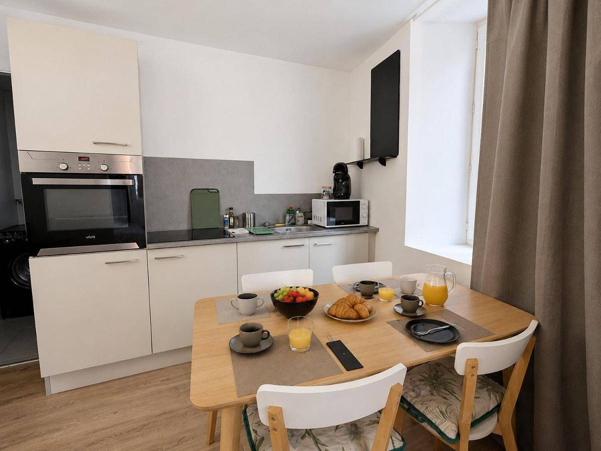 Appartement entier, Le Petit Forez, Cosy et Authentique in Saint-Bonnet-le-Château, Montbrison