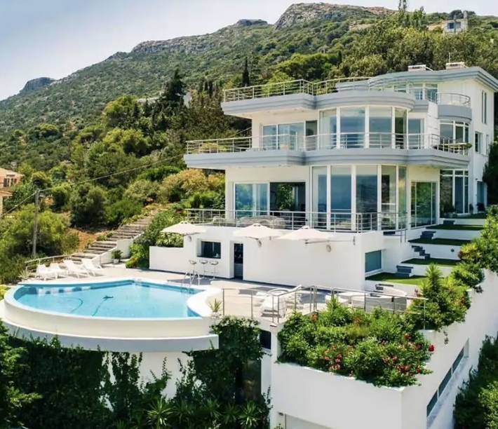 Ganze Wohnung, Apartment "Villa Coral – Erster Stock" mit privatem Pool & Wlan in Markopoulo-Mesogaia, Regionalbezirk Ostattika