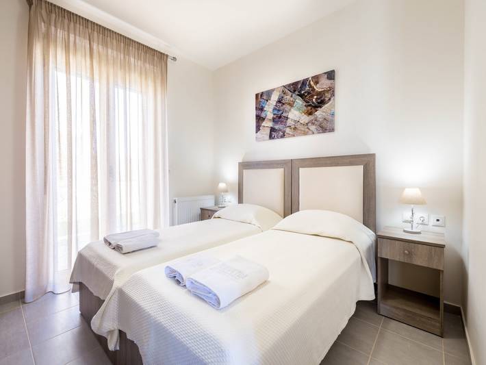 Location de vacances pour 8 personnes, avec Balcon et Terrasse ainsi que Jardin et Piscine dans Triopetra - 4