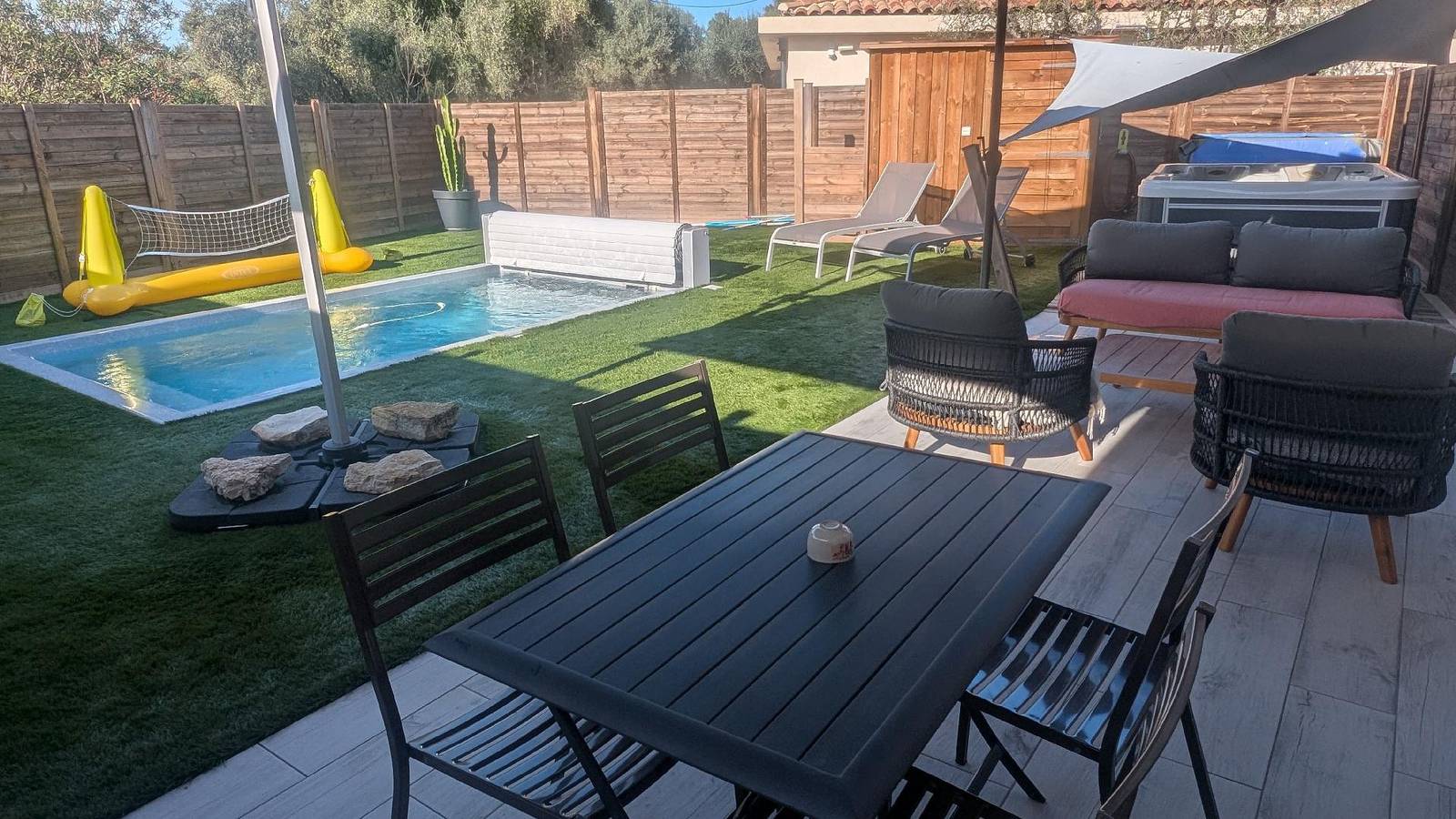 Geheel vakantieappartement, Gîtes Domaine de la chapelle L'Asti in Roquefort-les-Pins, Cannes regio