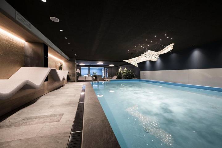 Hôtel pour 2 personnes, avec terrasse ainsi que sauna et piscine, animaux acceptés